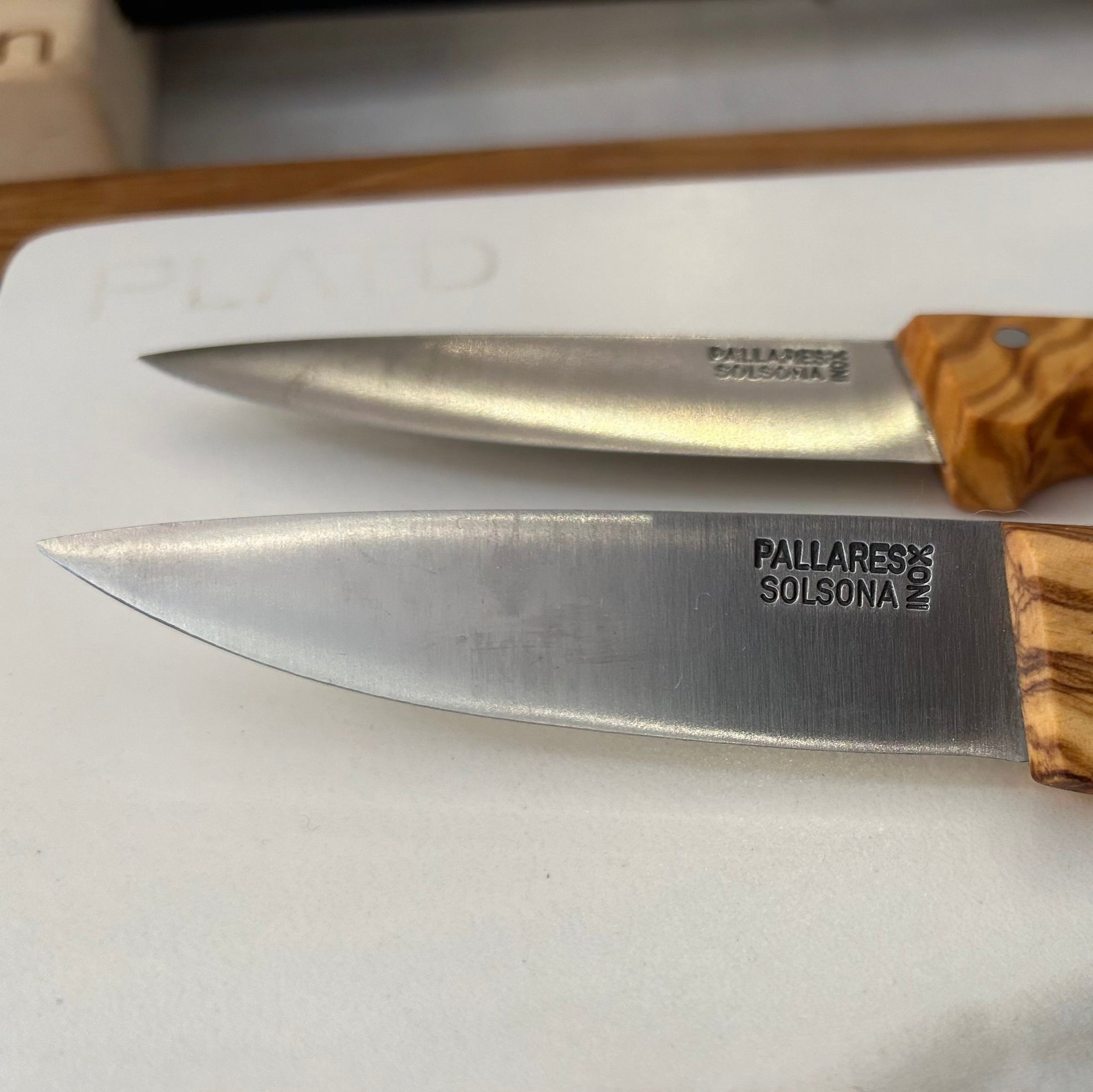 Cuchillo de cocina INOX con mango de olivo - Pallarès
