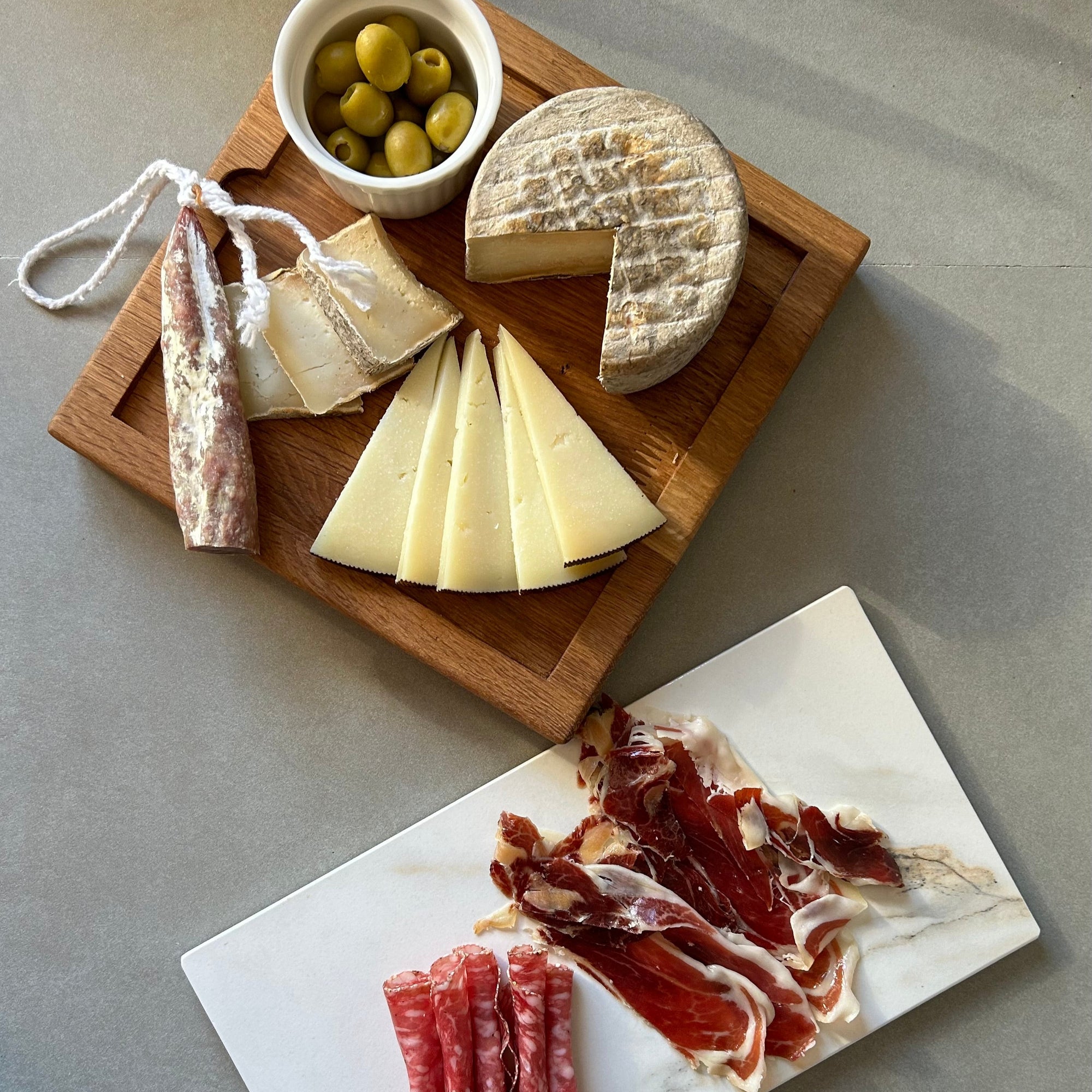 Tabla-bandeja de madera de roble ibérico