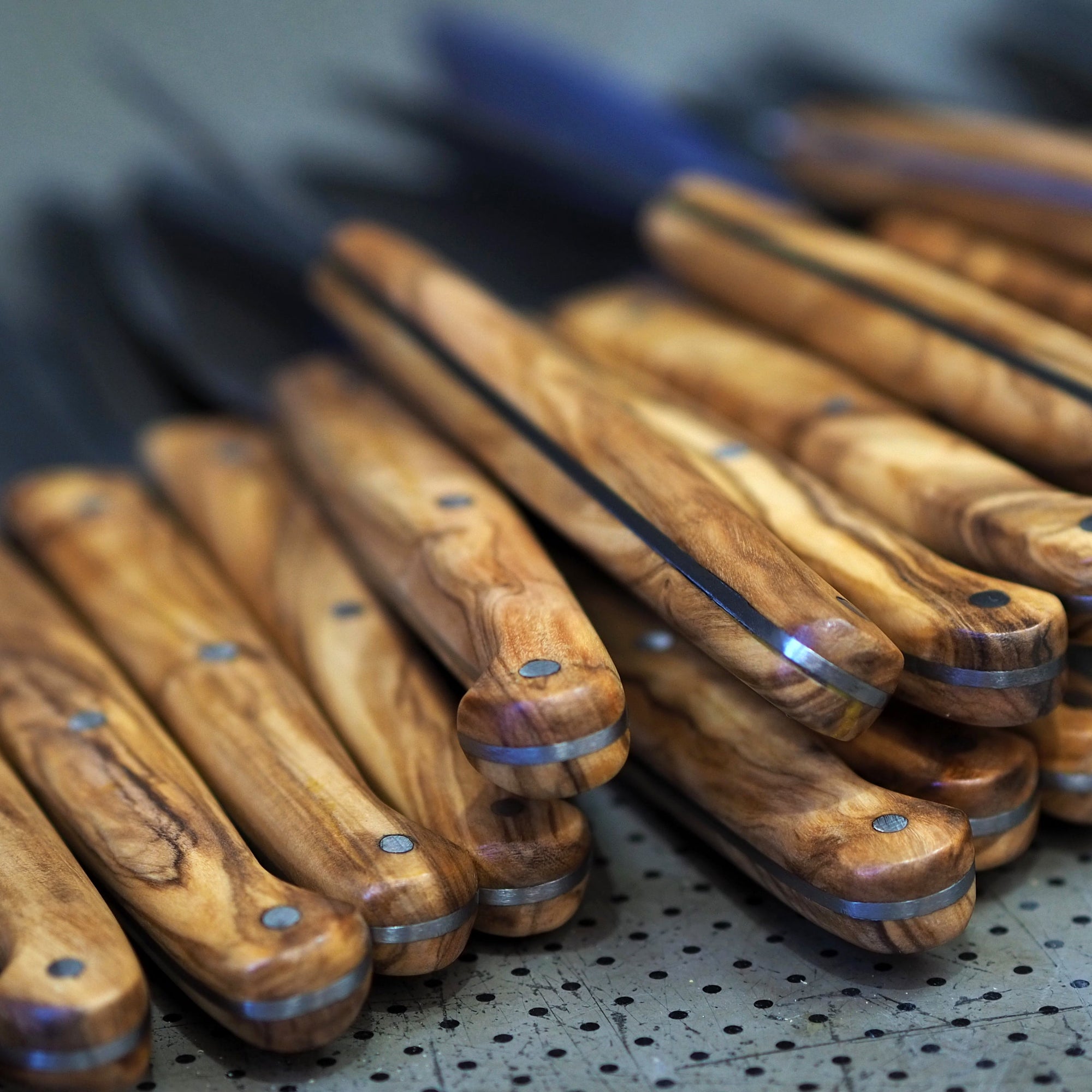 Cuchillo de cocina INOX con mango de olivo - Pallarès